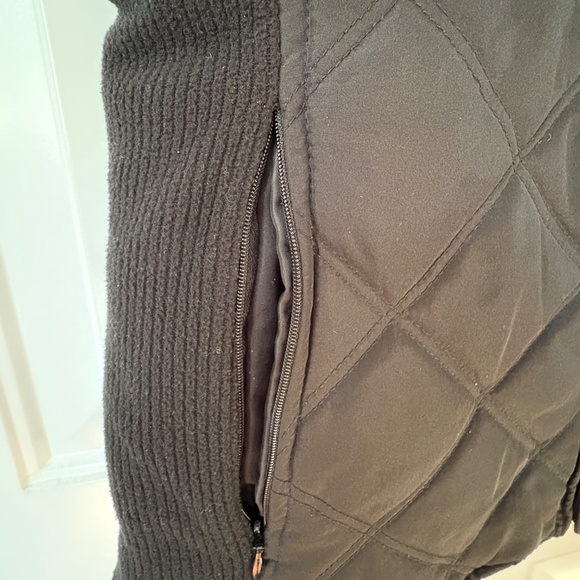 Izod Women’s Reversible Quilted Vest, Size M, Excellent Condition - Picture 4 of 9